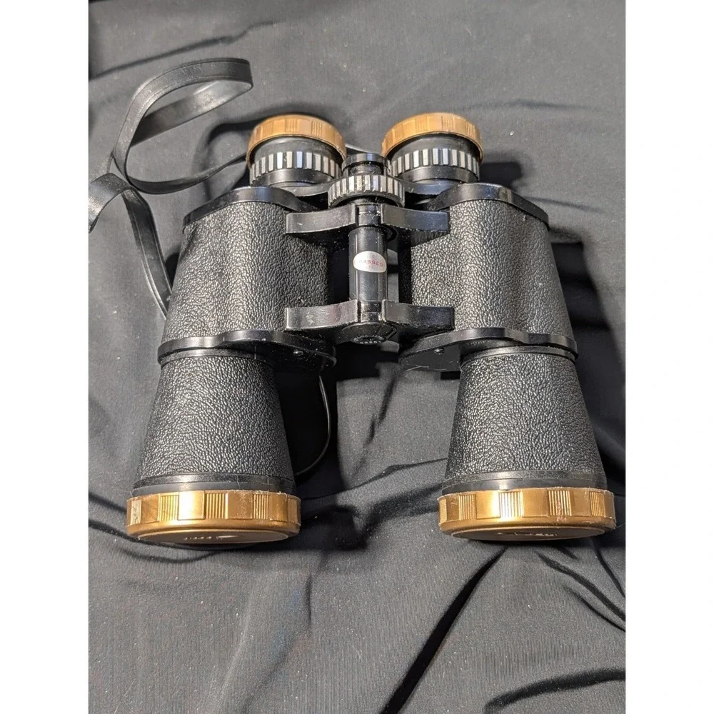 VTG Selsi 10x50 Wide Angle Prism Binoculars with Case and Documentation